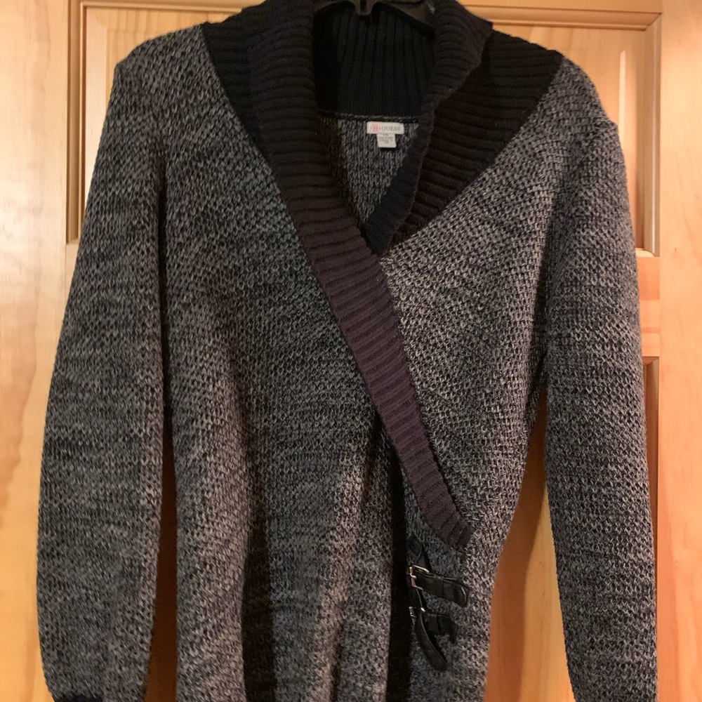 🎄 Guess sweater with buckles Almost new